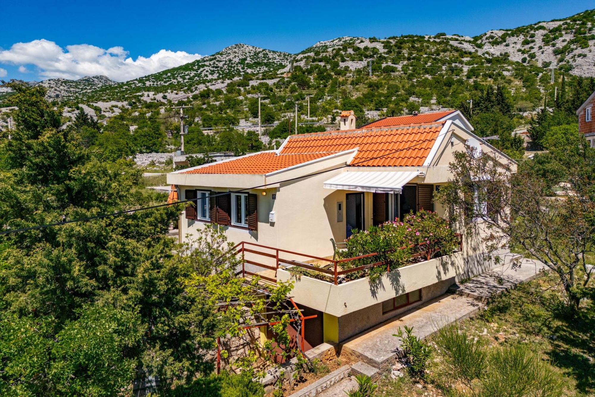 Beachfront House Nada - Happy Rentals Karlobag Exterior photo