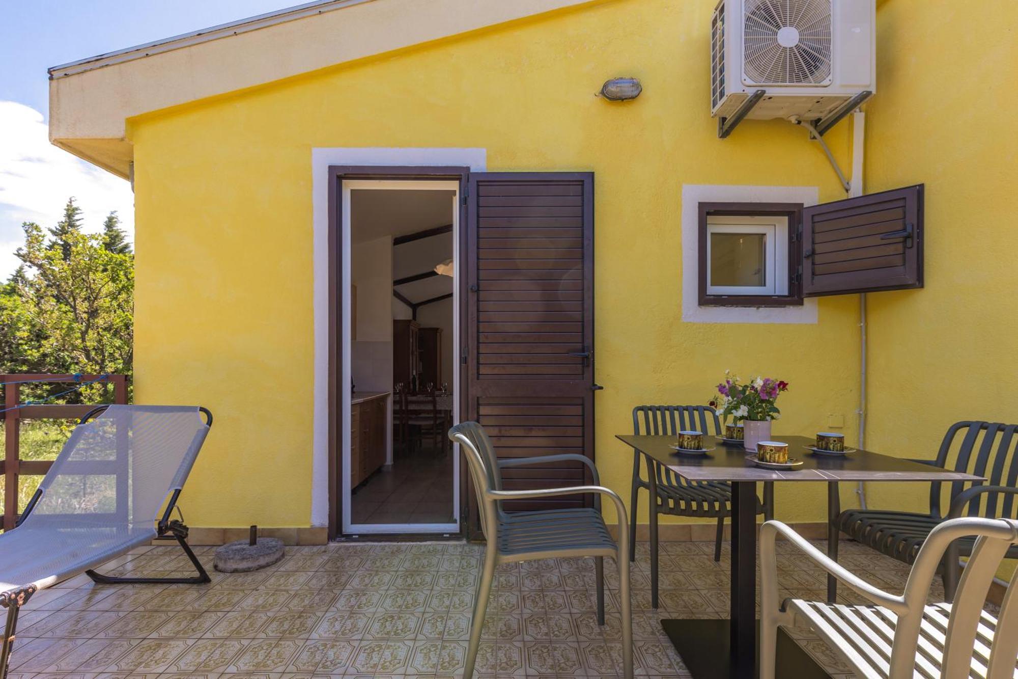 Beachfront House Nada - Happy Rentals Karlobag Exterior photo