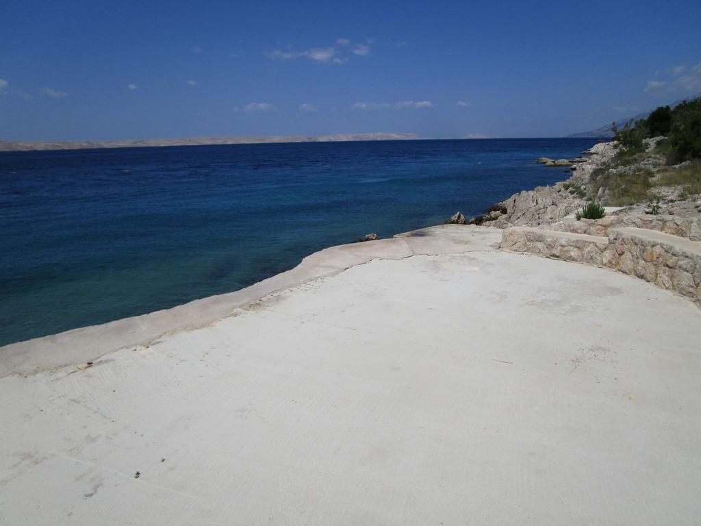 Beachfront House Nada - Happy Rentals Karlobag Room photo