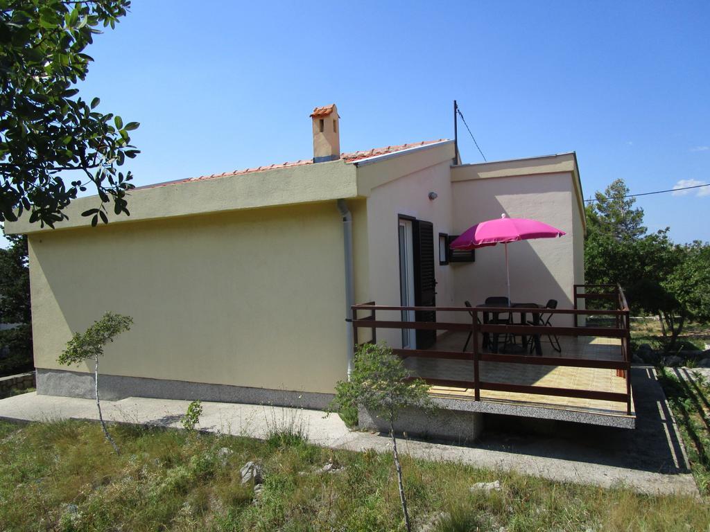 Beachfront House Nada - Happy Rentals Karlobag Room photo